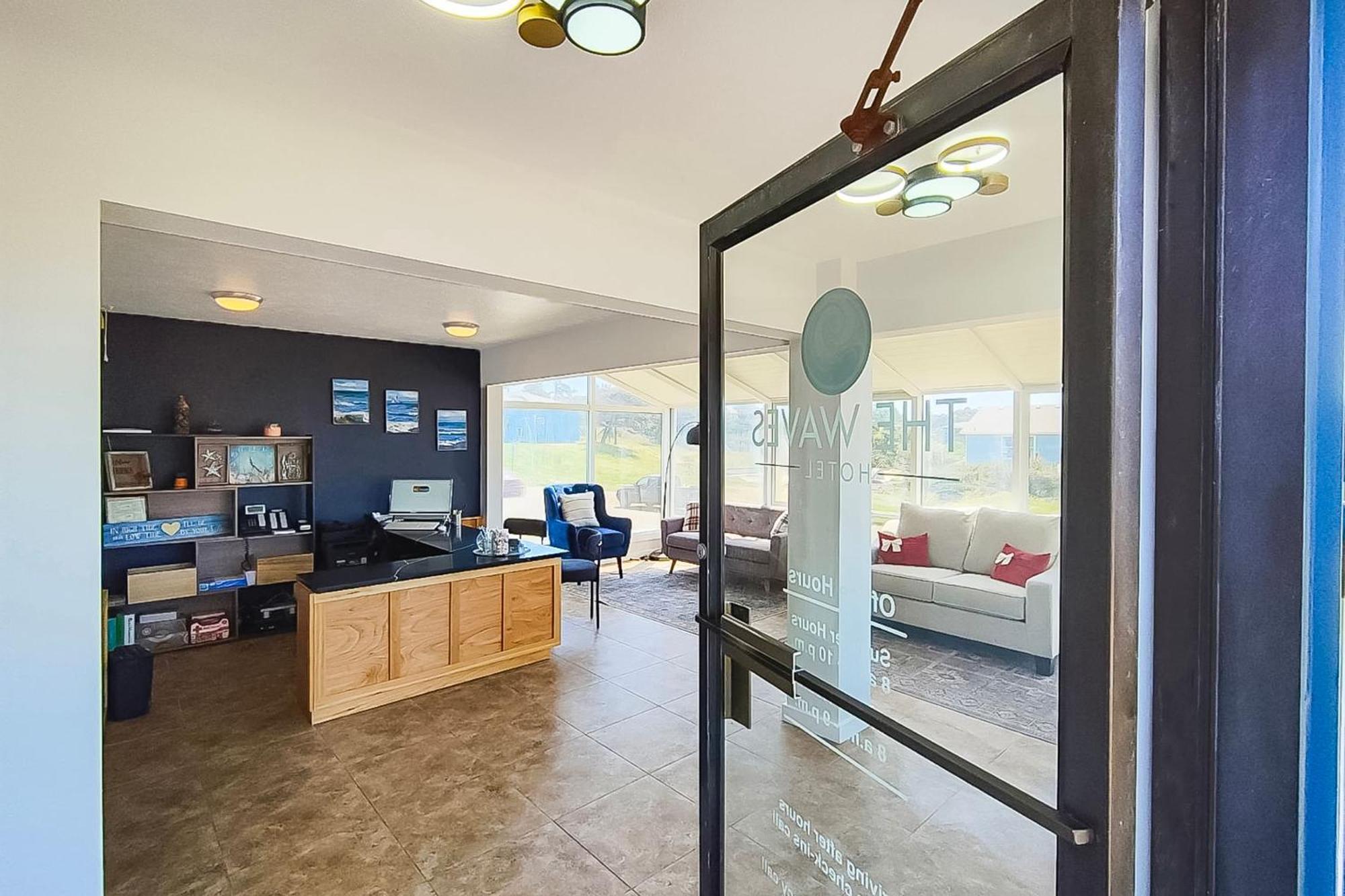 Oyo Waves Hotel Newport Or - Nye Beach Eksteriør bilde